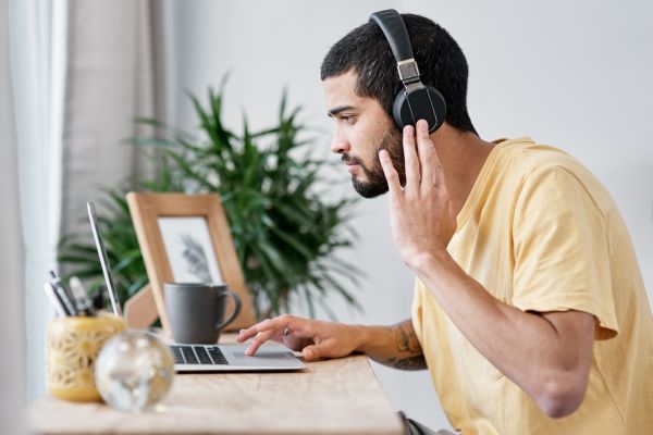 Best Noise Cancelling Headphones